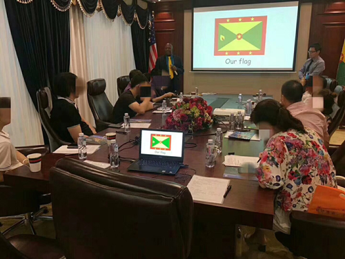 Denis  Antoine大使阁下为大家介绍了格林纳达这个美丽的加勒比海国家，并解析了格林纳达现行的移民法案和优势。